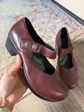 Dansko Women's Burgundy Leather Mary Jane Heels professional clogs